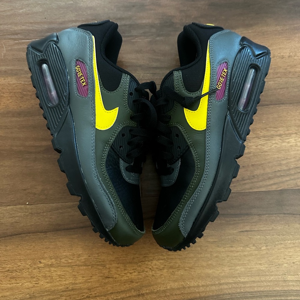 Nike Air Max 90 GTX Size 6